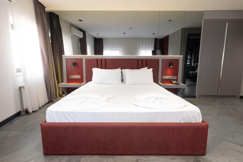 Gytha Hotel Pera image