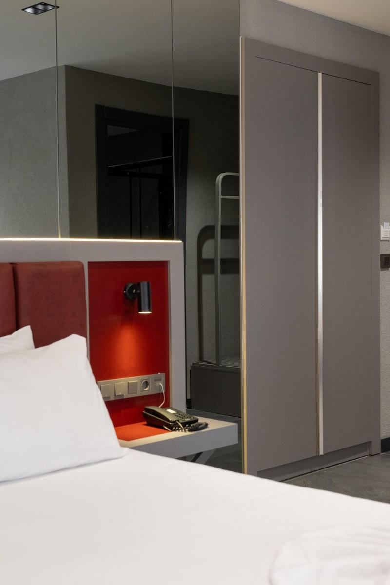 Gytha Hotel Pera image