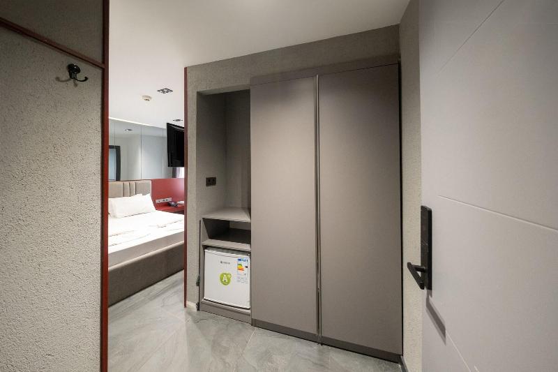 Gytha Hotel Pera image