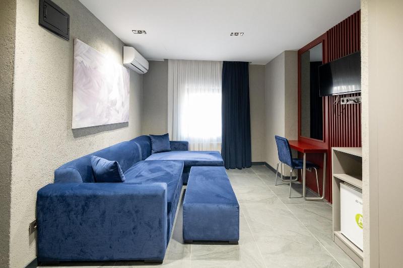 Gytha Hotel Pera image