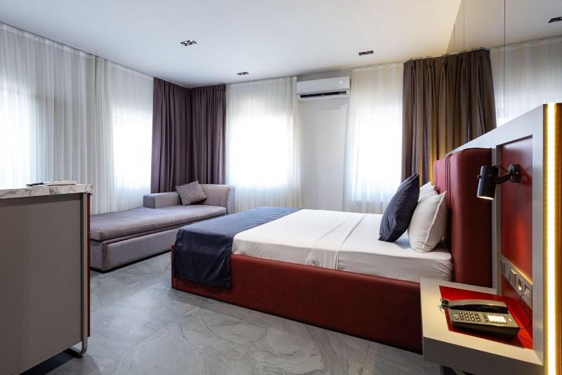 Gytha Hotel Pera image