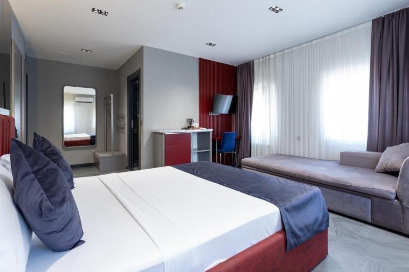 Gytha Hotel Pera image