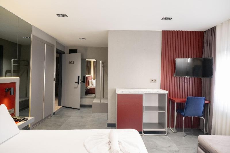 Gytha Hotel Pera image