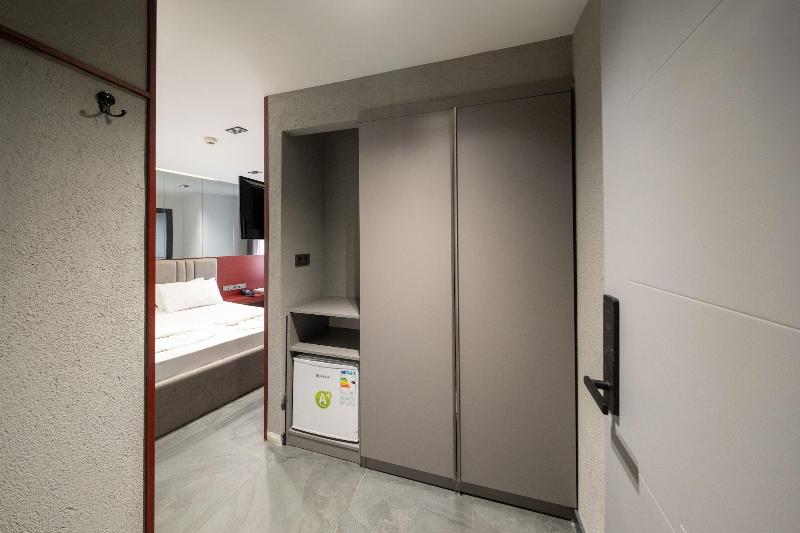 Gytha Hotel Pera image