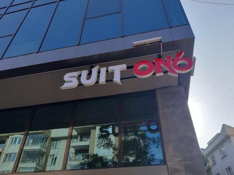 Suit On6 image