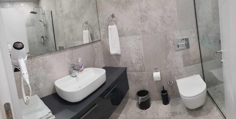 Kent Suites Hotels image