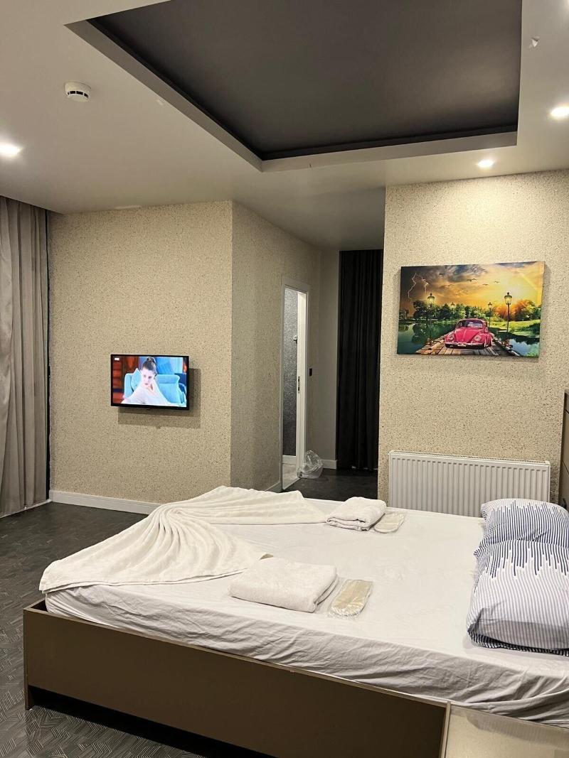 Kent Suites Hotels image