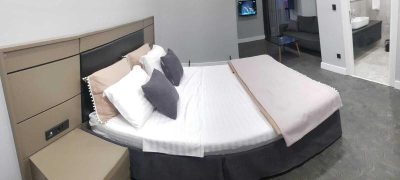 Kent Suites Hotels image