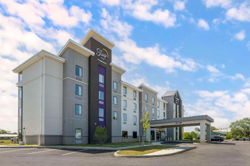 Mainstay Suites image
