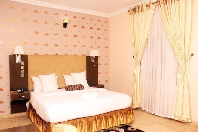 C'ron Hotels And Suites image