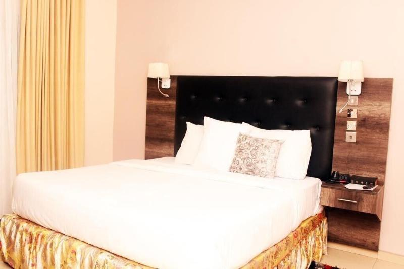 C'ron Hotels And Suites image