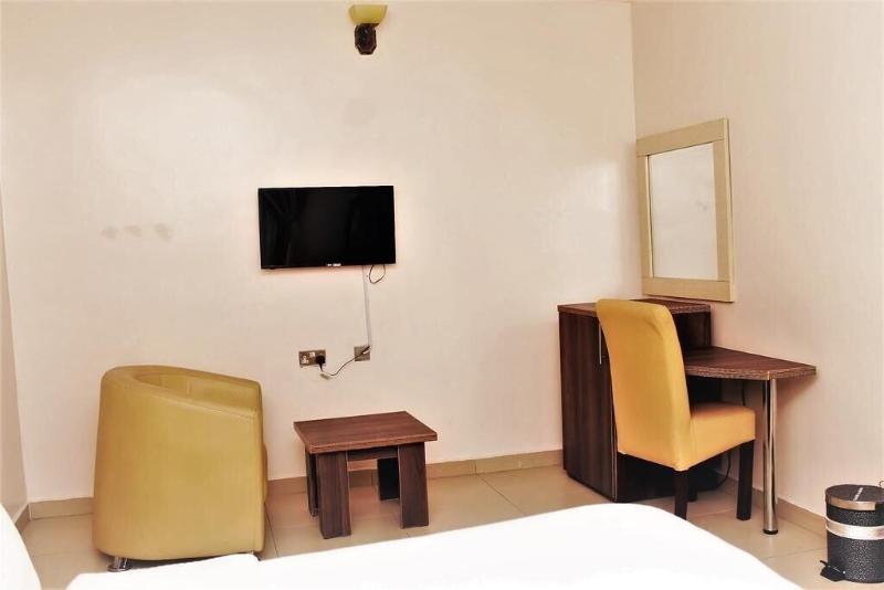 C'ron Hotels And Suites image