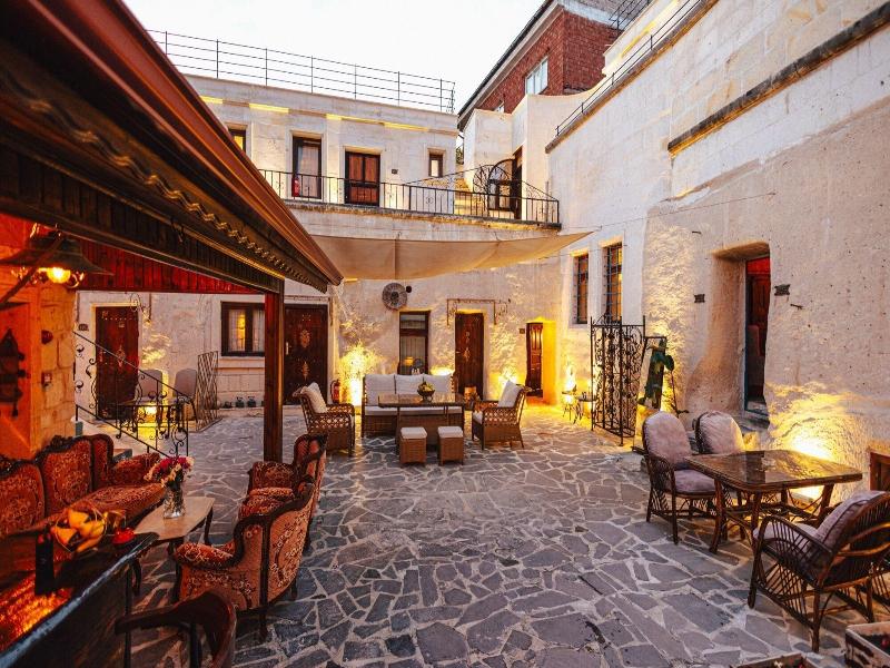 Young Cave Hotel image