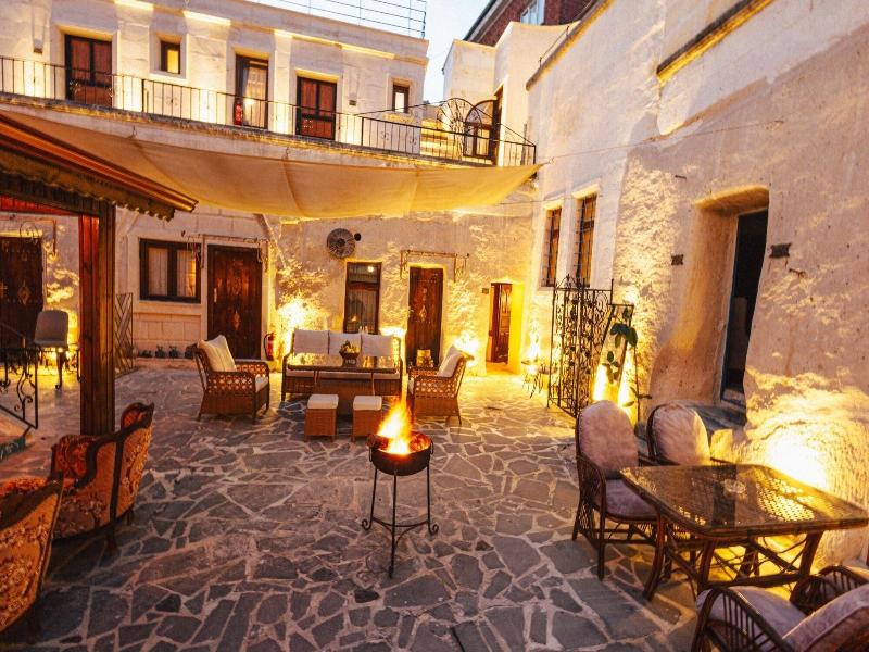 Young Cave Hotel image