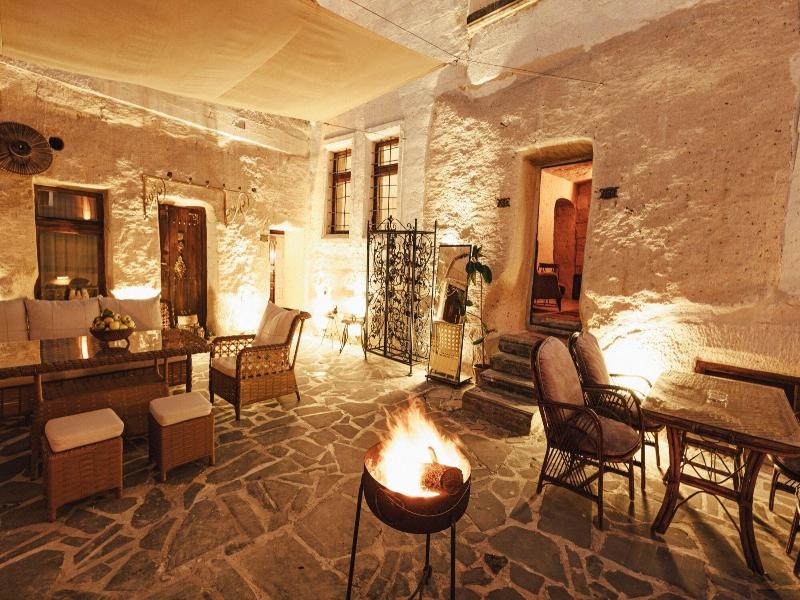 Young Cave Hotel image