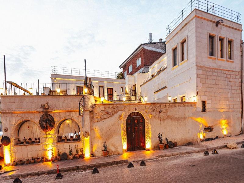 Young Cave Hotel image