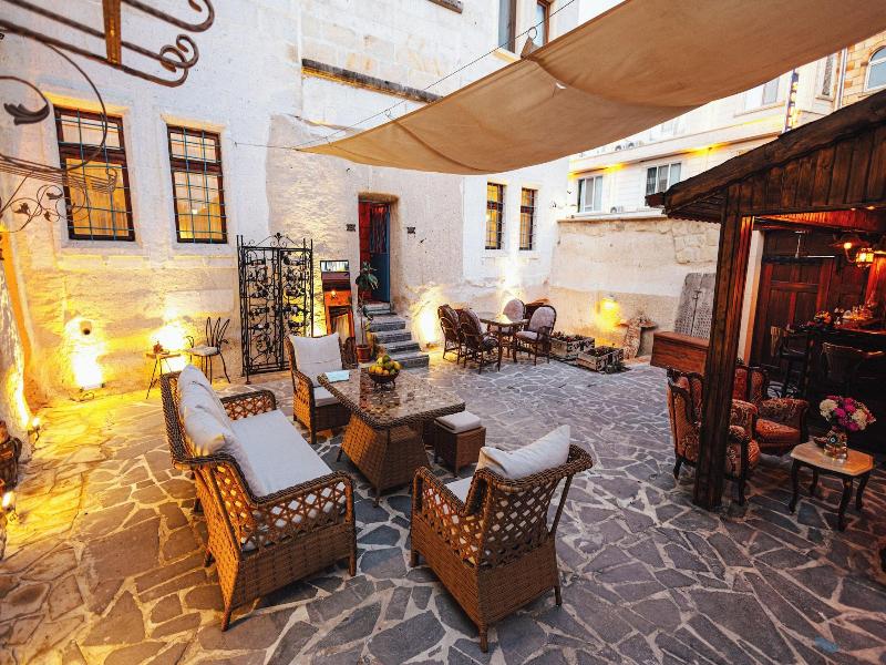 Young Cave Hotel image