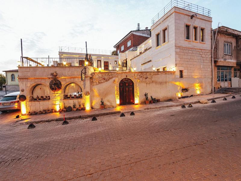 Young Cave Hotel image