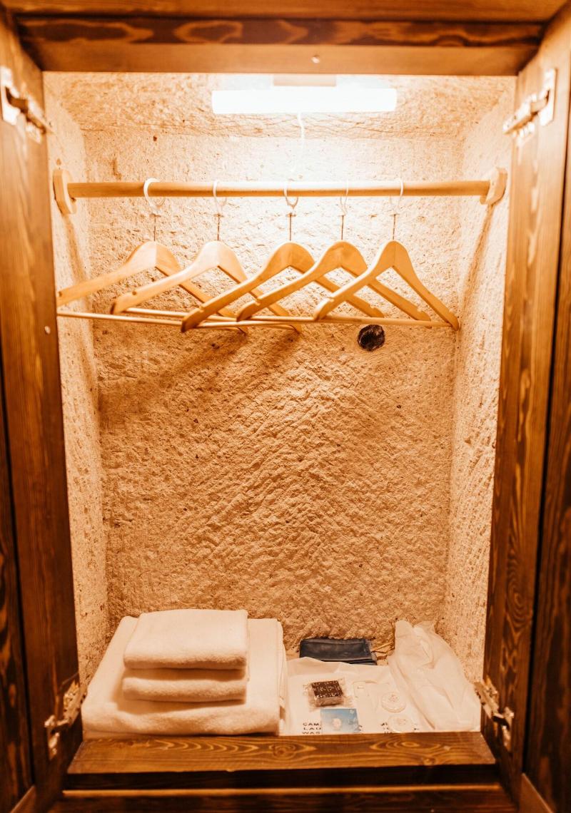 Young Cave Hotel image