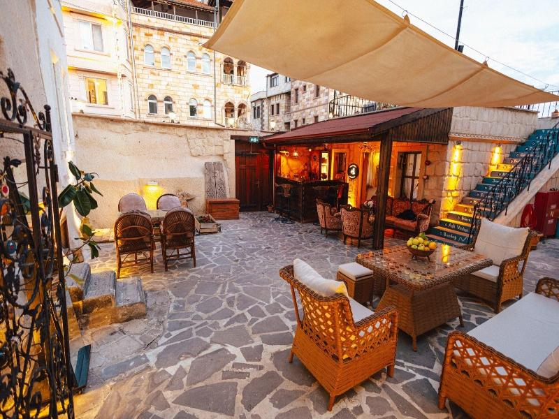 Young Cave Hotel image