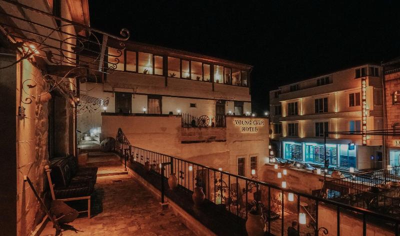 Young Cave Hotel image