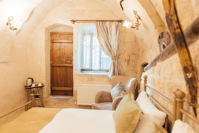 Young Cave Hotel image