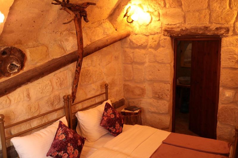 Young Cave Hotel image