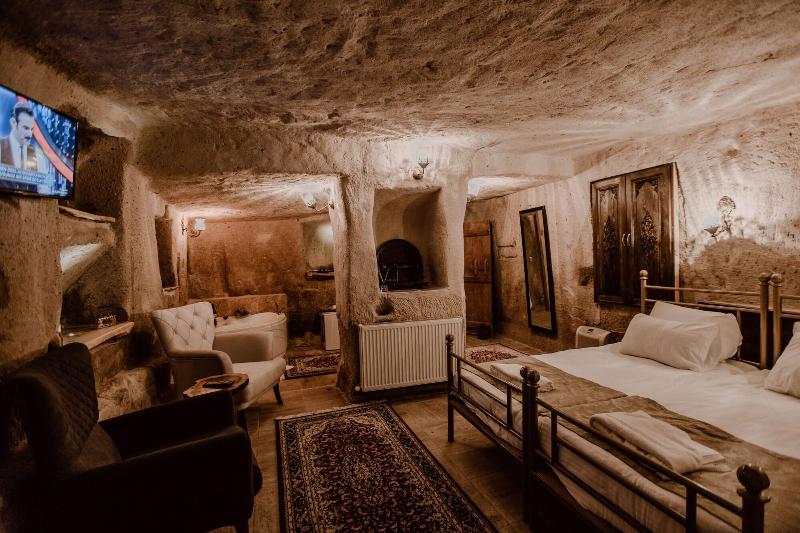 Young Cave Hotel image