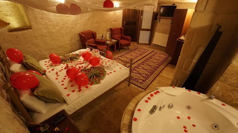 Young Cave Hotel image