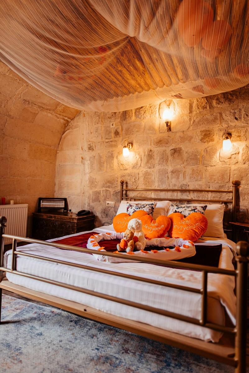 Young Cave Hotel image