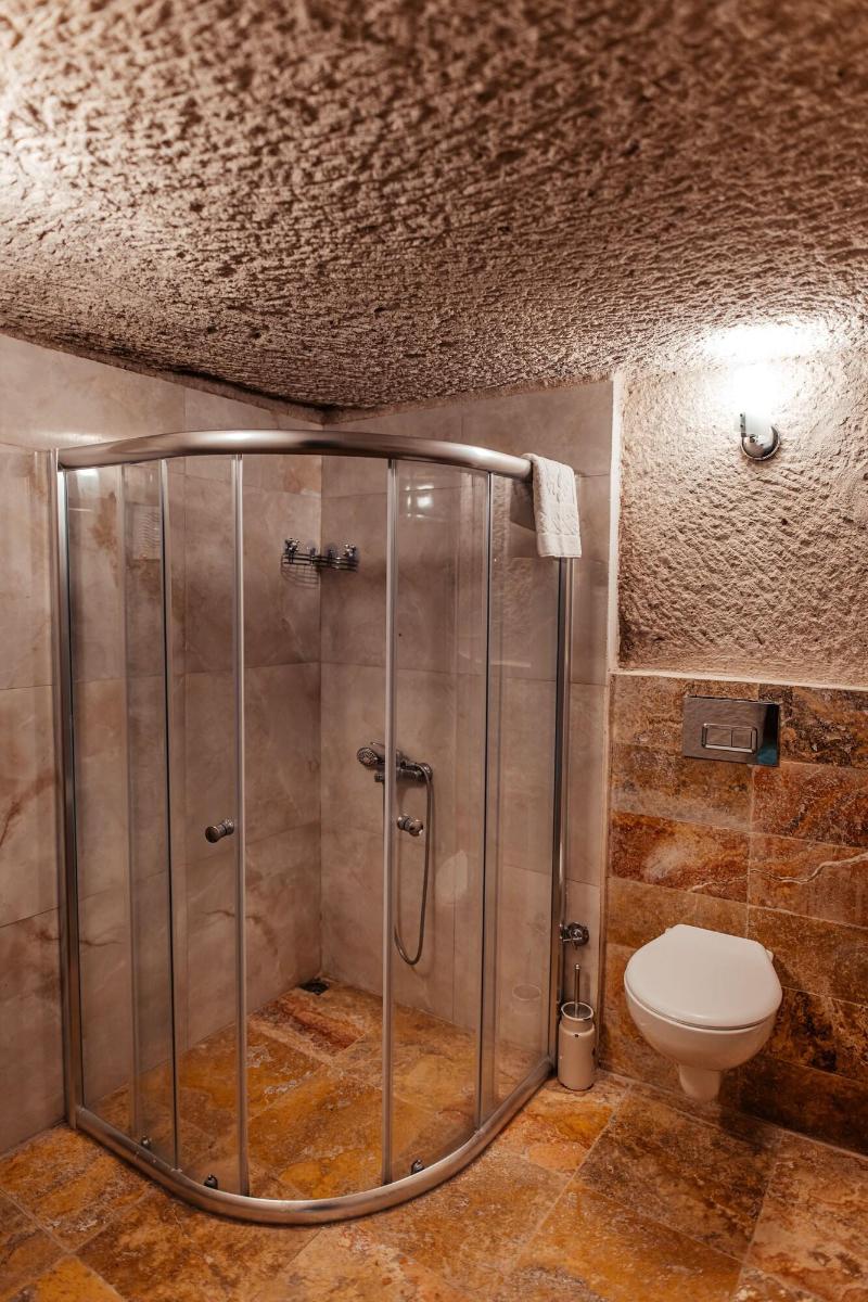 Young Cave Hotel image