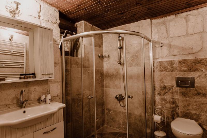 Young Cave Hotel image