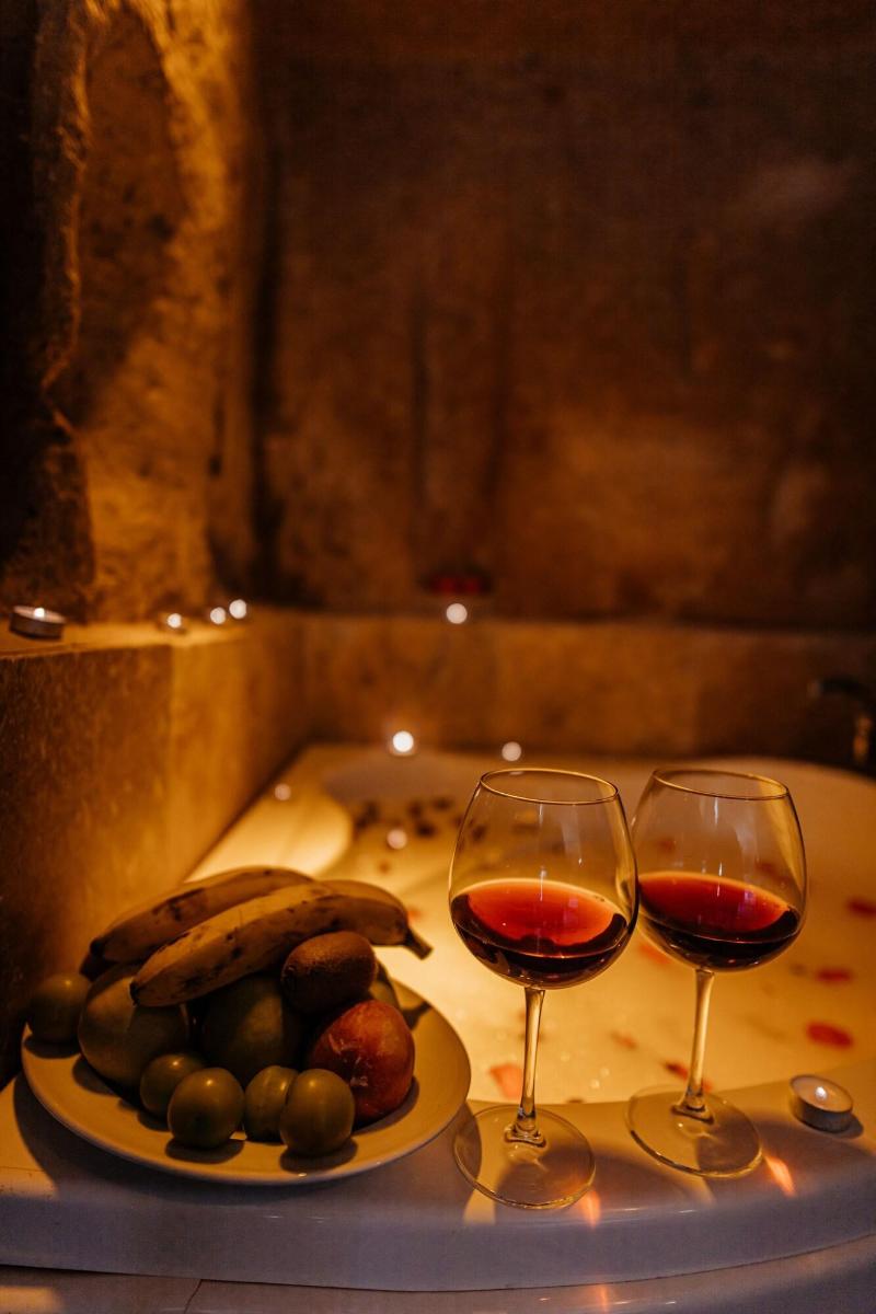 Young Cave Hotel image