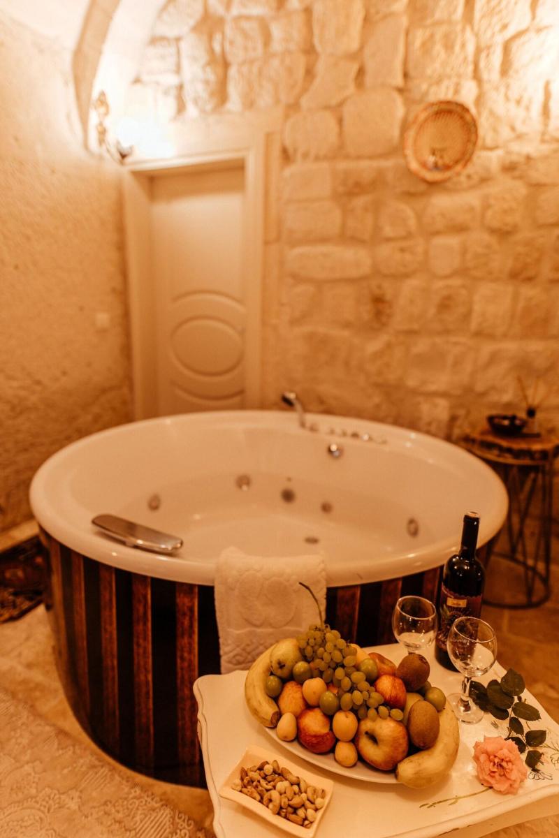 Young Cave Hotel image