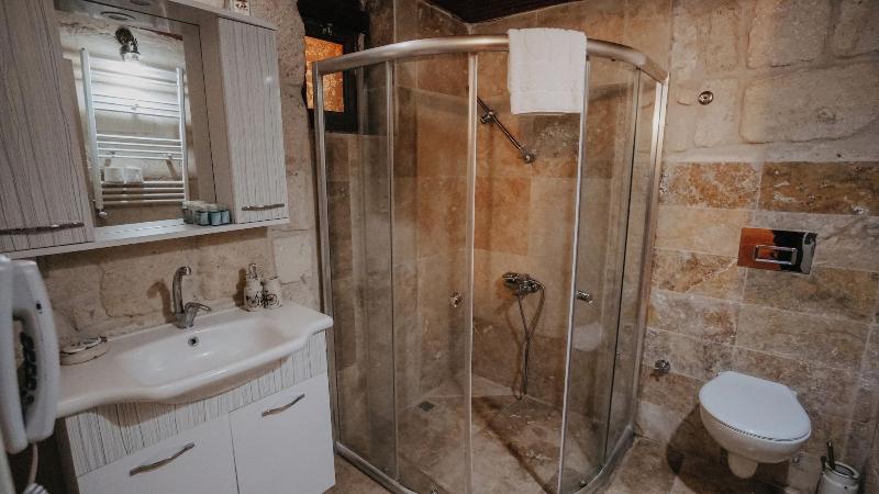 Young Cave Hotel image