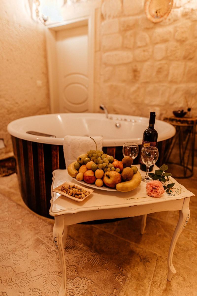 Young Cave Hotel image