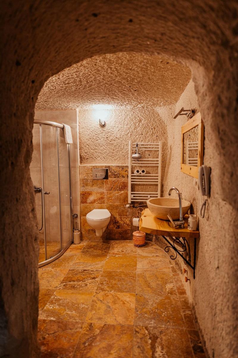 Young Cave Hotel image