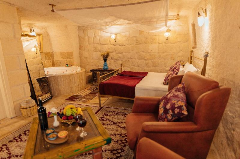 Young Cave Hotel image