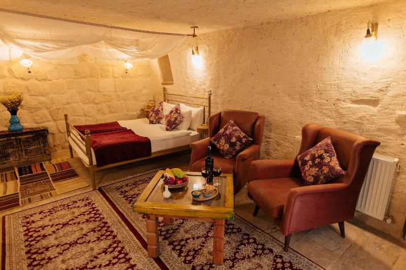 Young Cave Hotel image