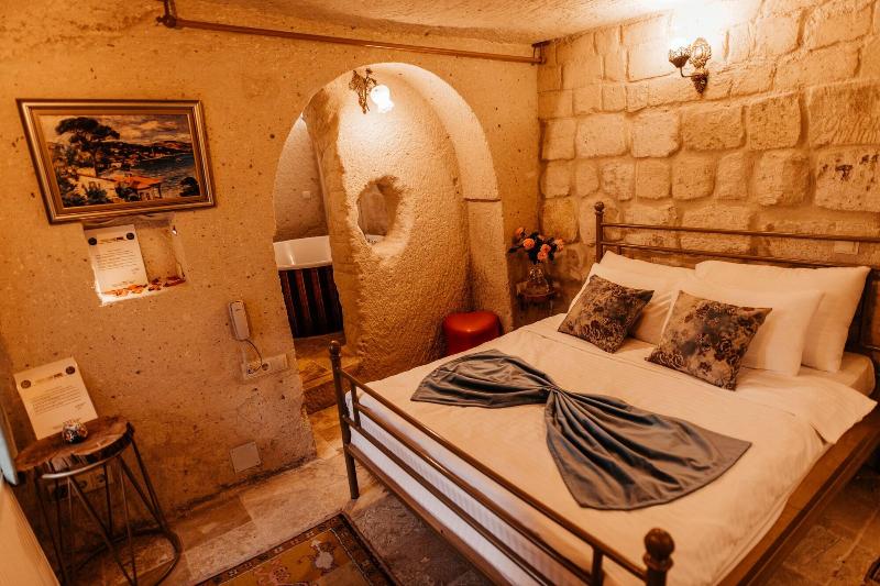 Young Cave Hotel image