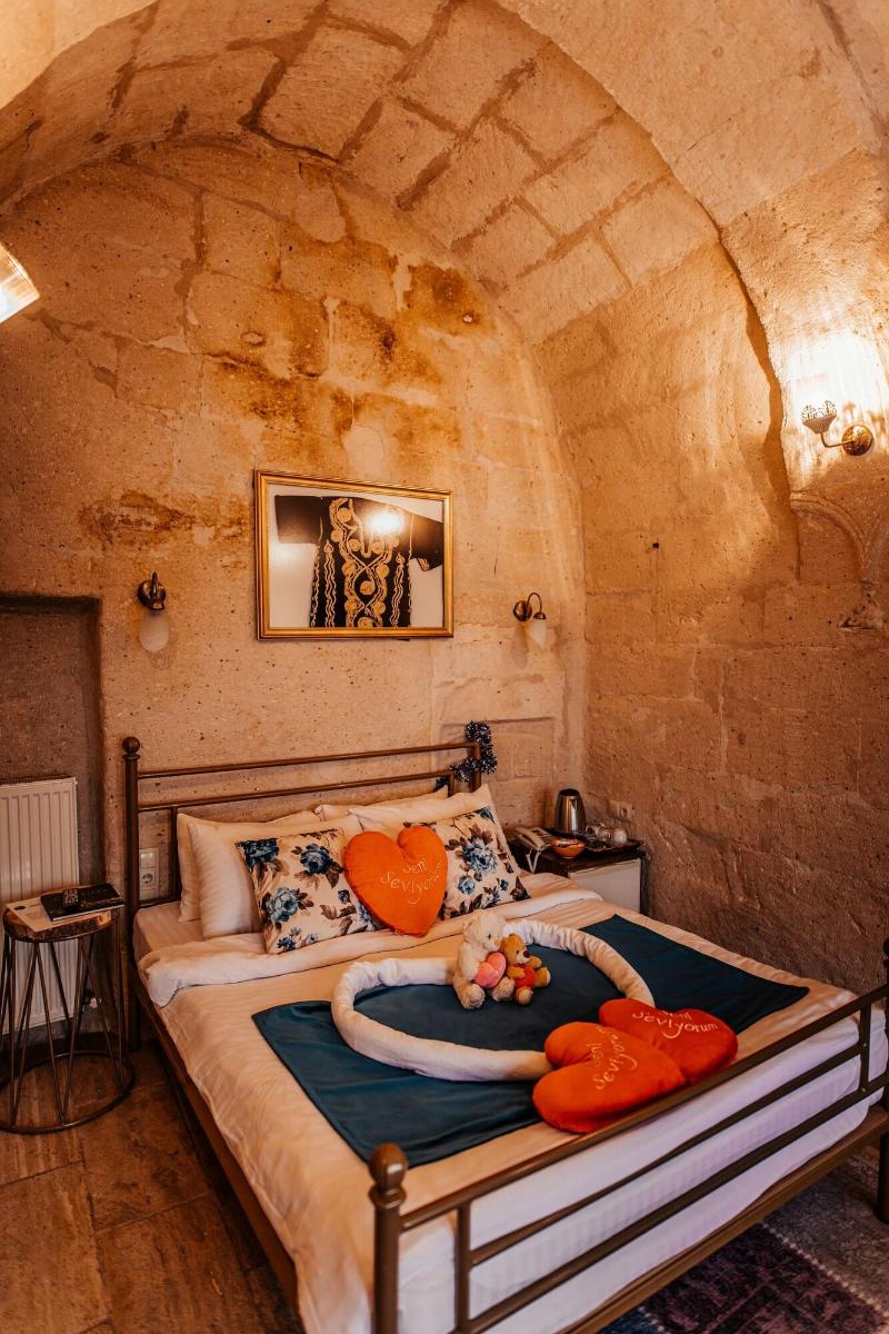 Young Cave Hotel image