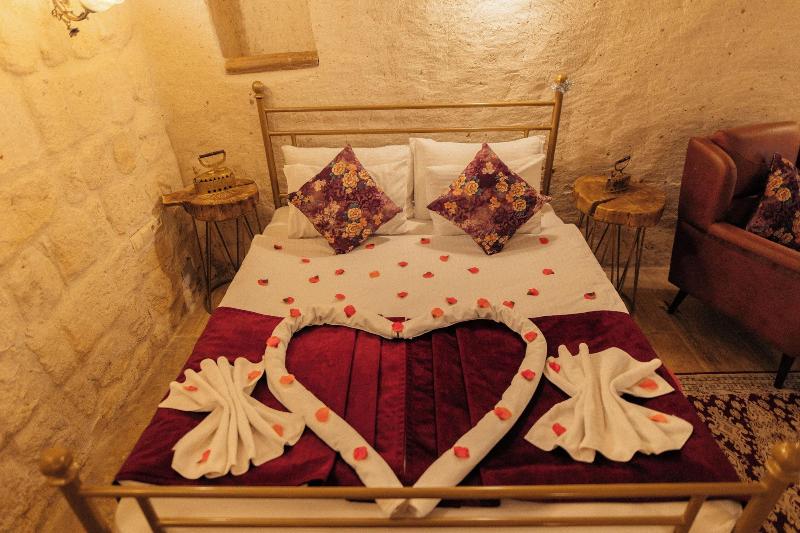 Young Cave Hotel image