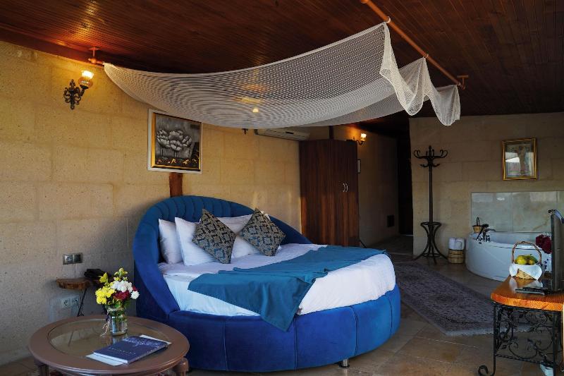 Young Cave Hotel image