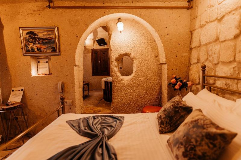 Young Cave Hotel image