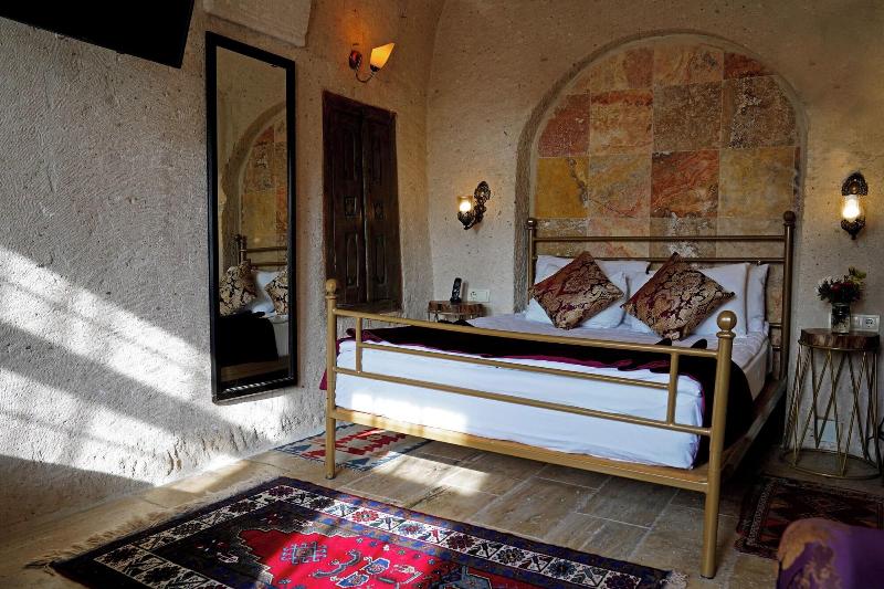 Young Cave Hotel image