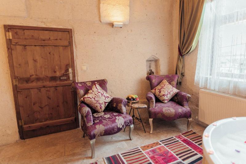 Young Cave Hotel image