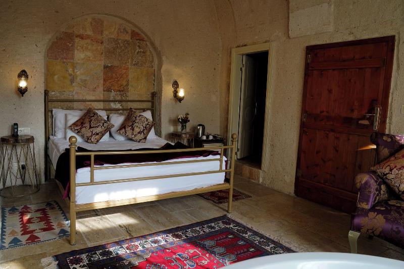 Young Cave Hotel image