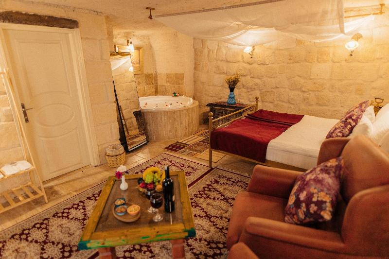 Young Cave Hotel image