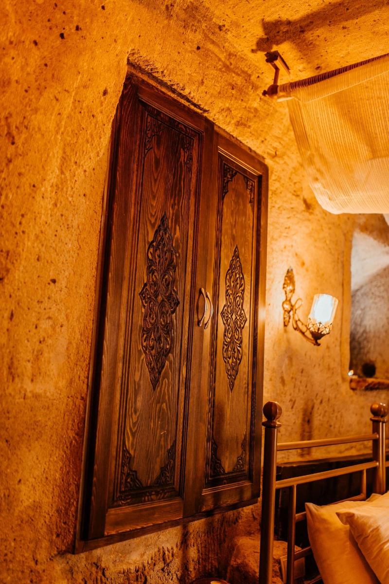 Young Cave Hotel image