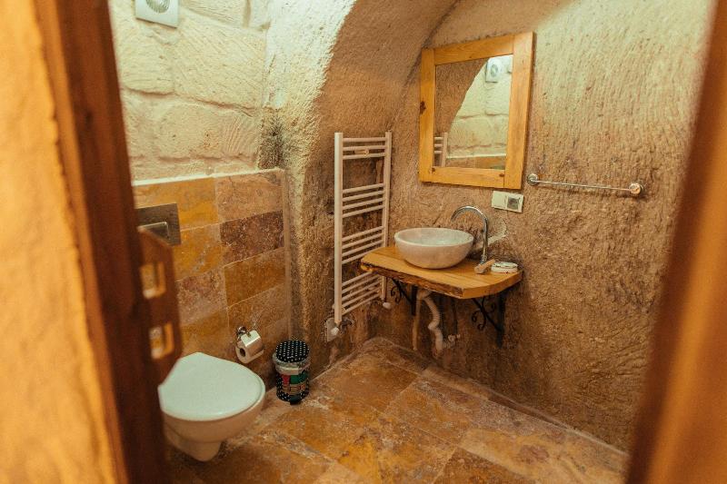 Young Cave Hotel image